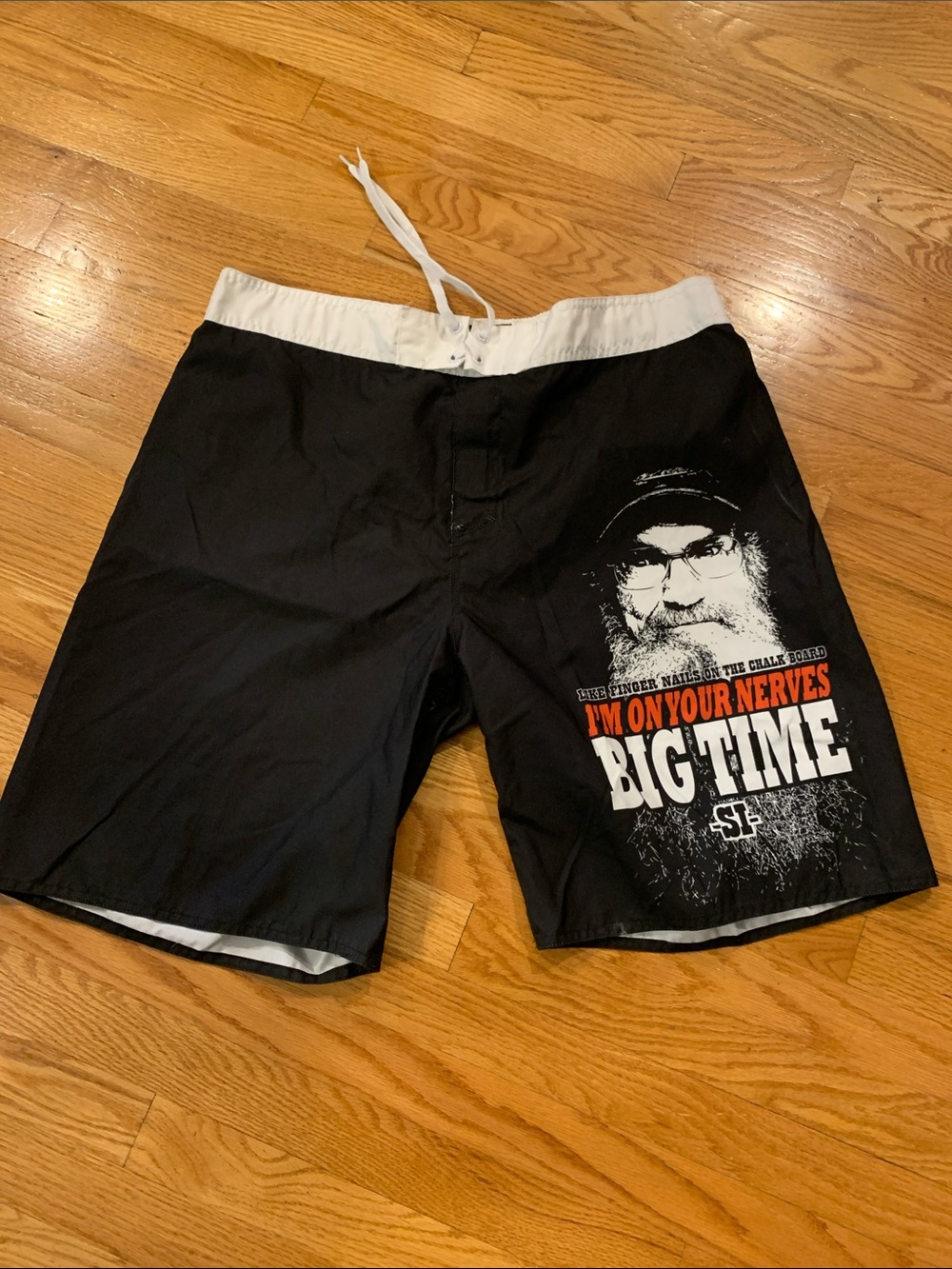 NWOTs Duck Dynasry sz38 Men's Black Graphic Swim Trunks